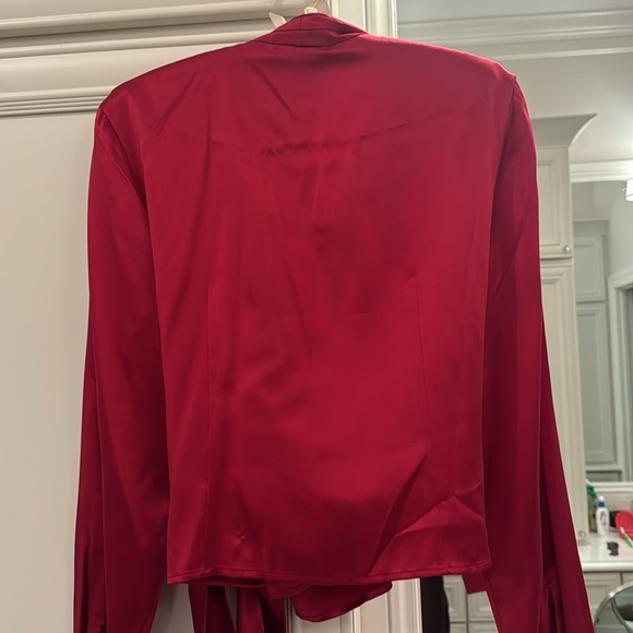 Gorgeous Red Silk Satin Tie-Front Blouse from Talbots. Size 12. New with Tag. - Picture 4 of 7